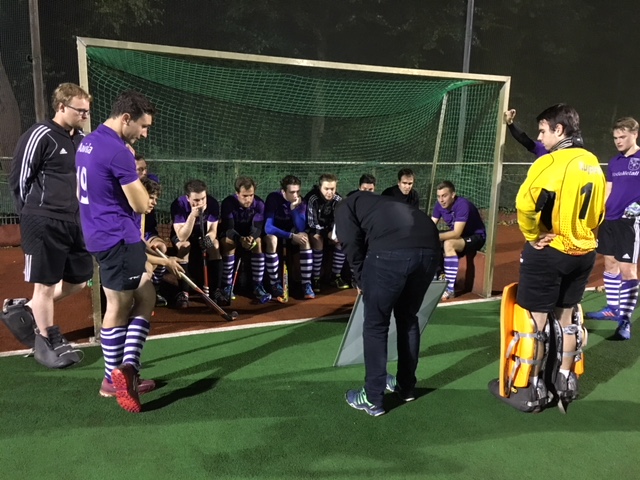 Herren, Erste Hürde in Krefeld erfolgreich überwunden