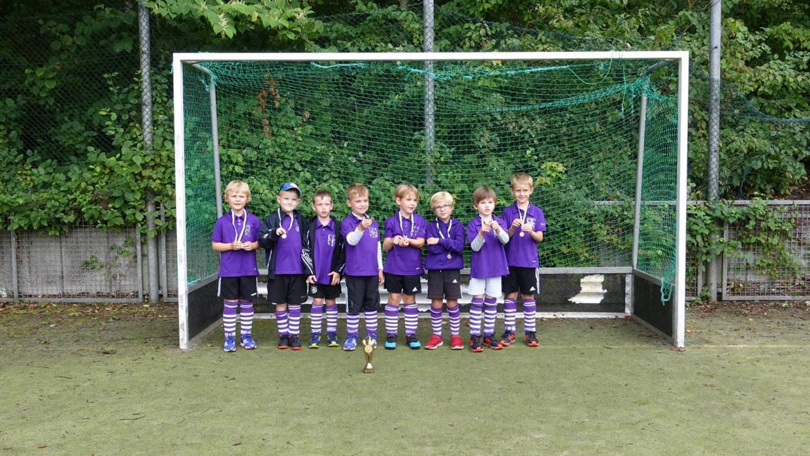 Mini Jungen 2013 belohnen sich mit Platz 3 bei der „Revierkraft Trophy“