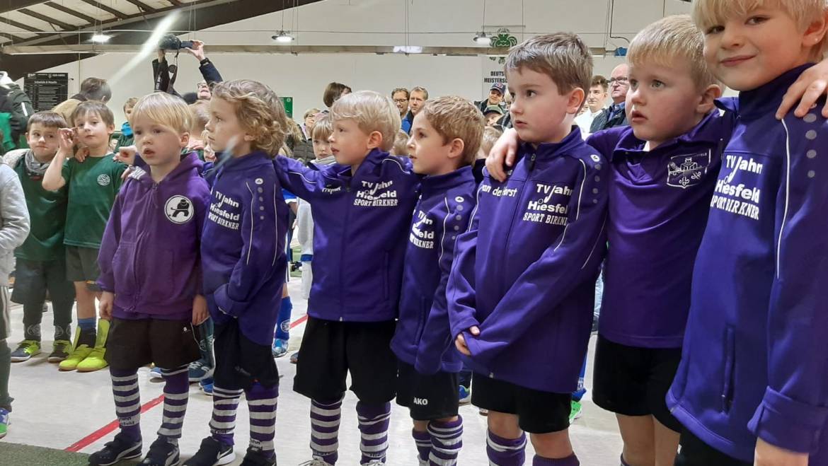 Knaben E 2014 gewinnen die ersten Pokale